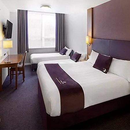 Premier Inn Dudley Town Centre Exteriör bild