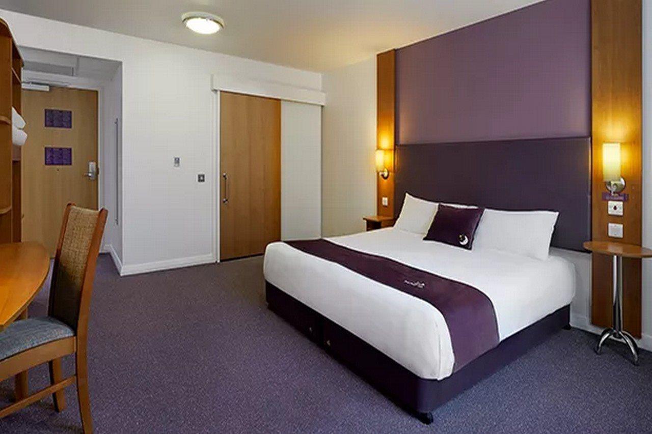 Premier Inn Dudley Town Centre Exteriör bild
